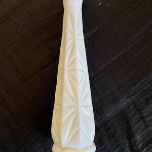 Elegant White Geometric Vase